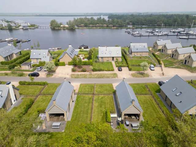 Villa Te Koop in Tholen, Zeeland