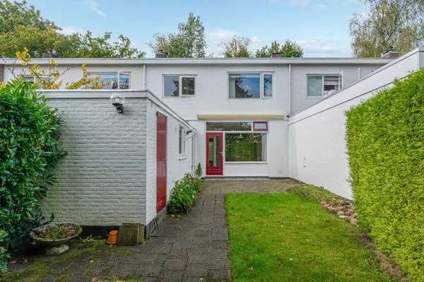 Een gezinswoning met 3 slaapkamers en garagebox in Haren