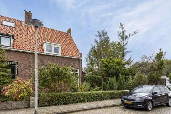 2 1 Kapwoning 20 er Jaren Nieuwenhoorn Ruim Perceel Vrij Uitzicht Garage Berging 3 Slaapkamers