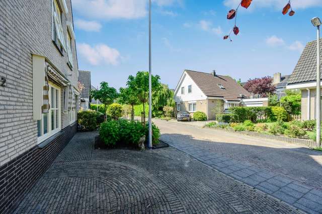 Villa Te Koop in Alphen aan den Rijn, Zuid-Holland