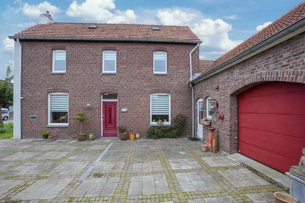 Ruime Vrijstaande woning in Oud Stein met Garage en Tuin