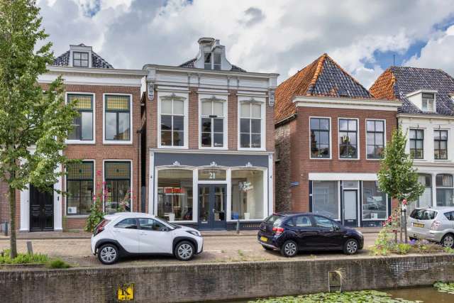 Grachtenpand Te Koop in Bolsward, Fryslân