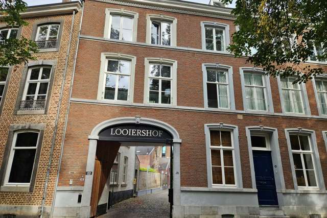 Garagebox Maastricht | Zoek garageboxen te koop: Looiershof 6211 MC Maastricht [funda in business]