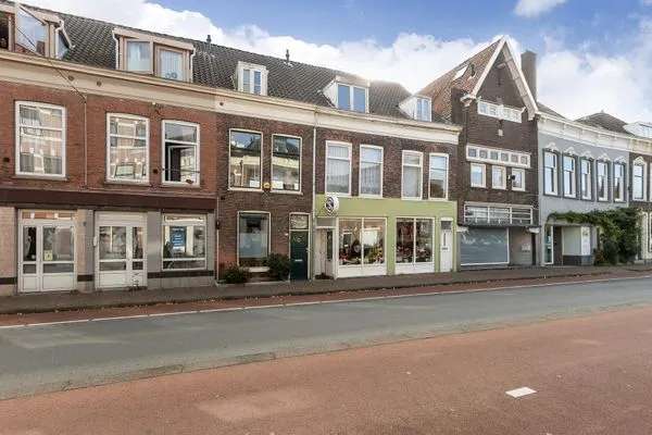 Sfeervolle woning in hartje Dordrecht met 4 slaapkamers en zonnige tuin