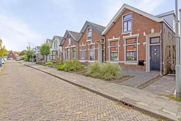 Sfeervol jaren 20 woonhuis met tuin op het zuiden in Goes