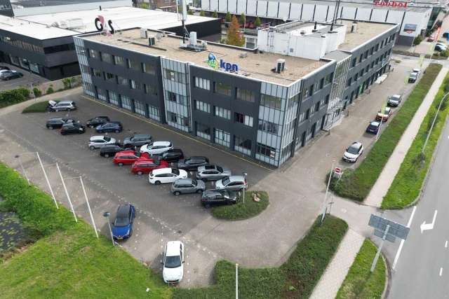 Kantoorpand 2406 m2 te Huur Barendrecht Donk 1