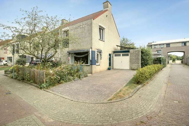 2-onder-1-kapwoning te koop in Overzuid