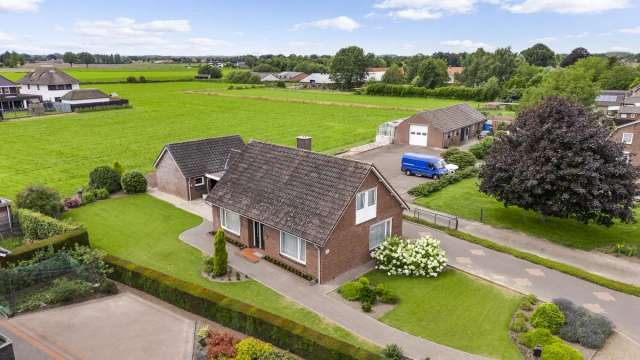 Strateris 49 Nederweert Levensloopbestendige woning met tuin en werkplaats