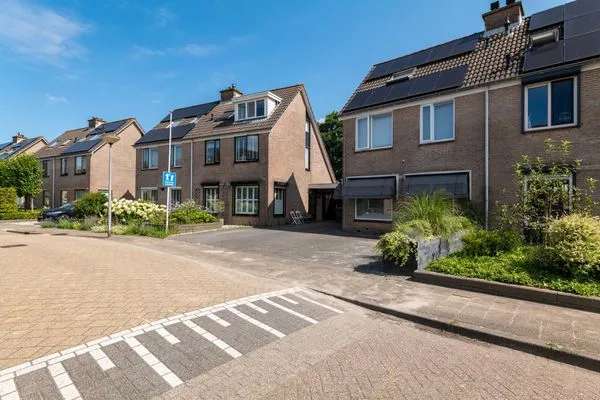 Moderne 2 1 Kapwoning met Garage in Den Bonsen Hoek