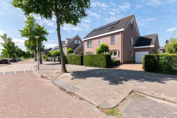 Huis Te Koop in Hellevoetsluis, Zuid-Holland