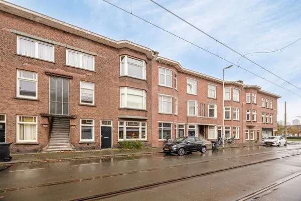 Instapklaar Appartement in Bezuidenhout met Tuin