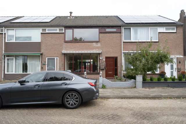 Eengezinswoning Te Koop in Hellevoetsluis, Zuid-Holland