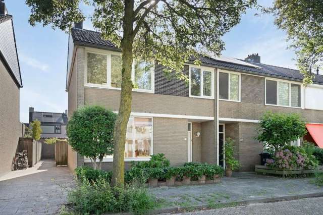 Hoekwoning 5 Slaapkamers Selissen Kindvriendelijk