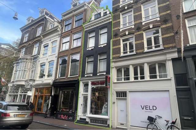 Winkelpand te koop in Amsterdam Centrum op de Utrechtsestraat