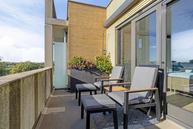 Ruim appartement 121m² in Berkel en Rodenrijs met 3 slaapkamers en terras