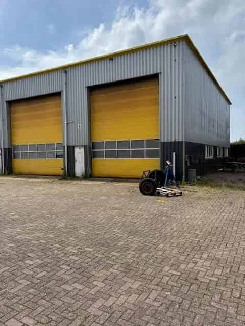 Bedrijfshal Woudsend | Zoek bedrijfshallen te koop: De Zwaan 18-B 8551 RK Woudsend